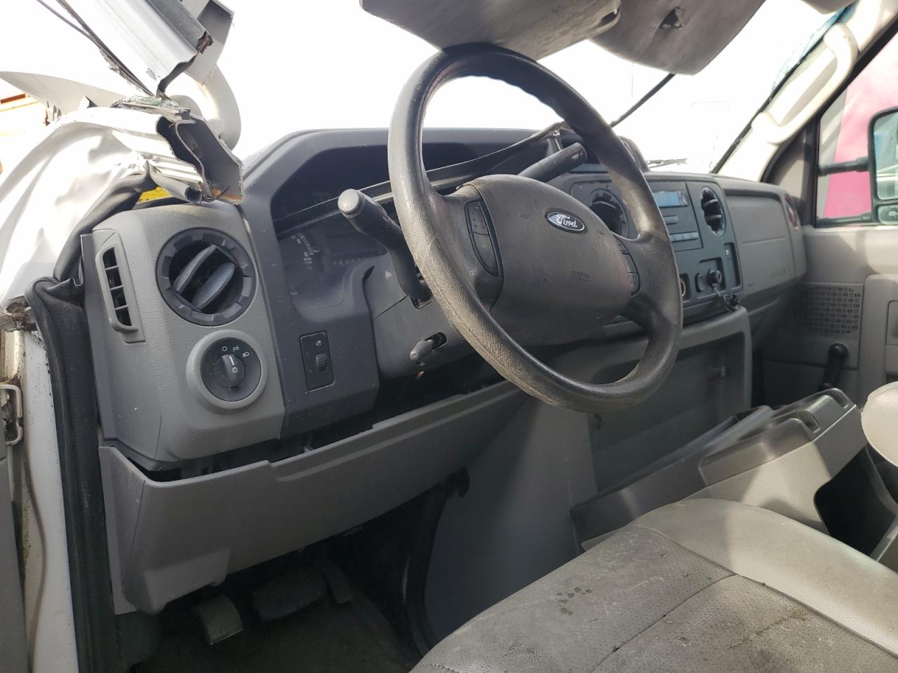 FORD ECONOLINE E450 SUPER DUTY CUTAWAY VAN