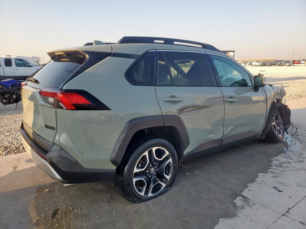 TOYOTA RAV4 ADVENTURE