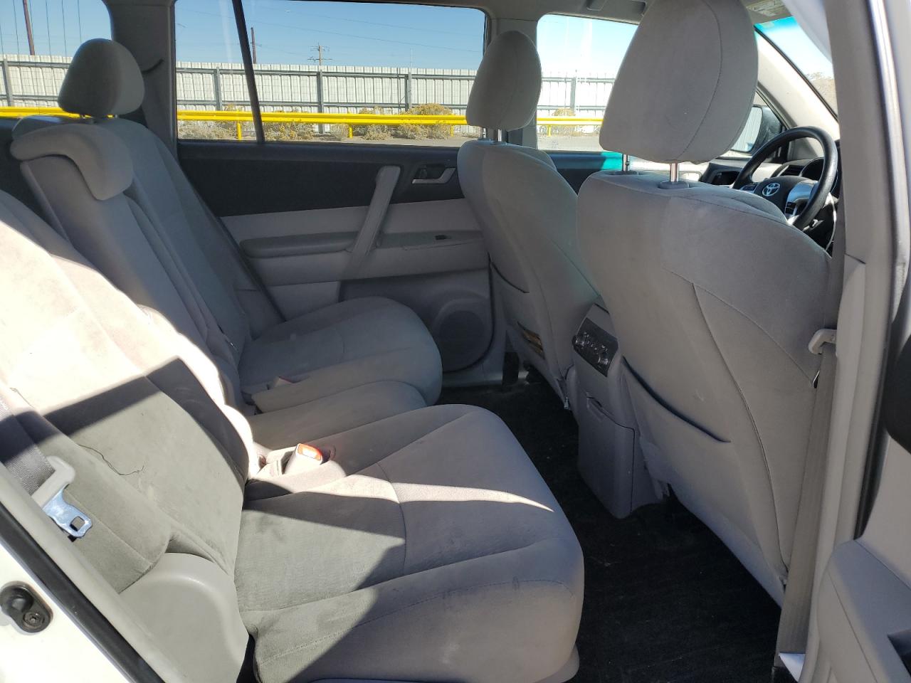 TOYOTA HIGHLANDER BASE