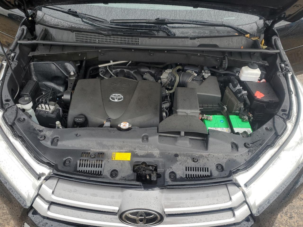 TOYOTA HIGHLANDER SE