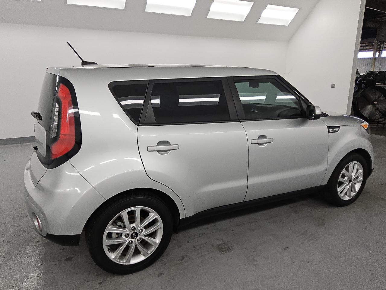 KIA SOUL +