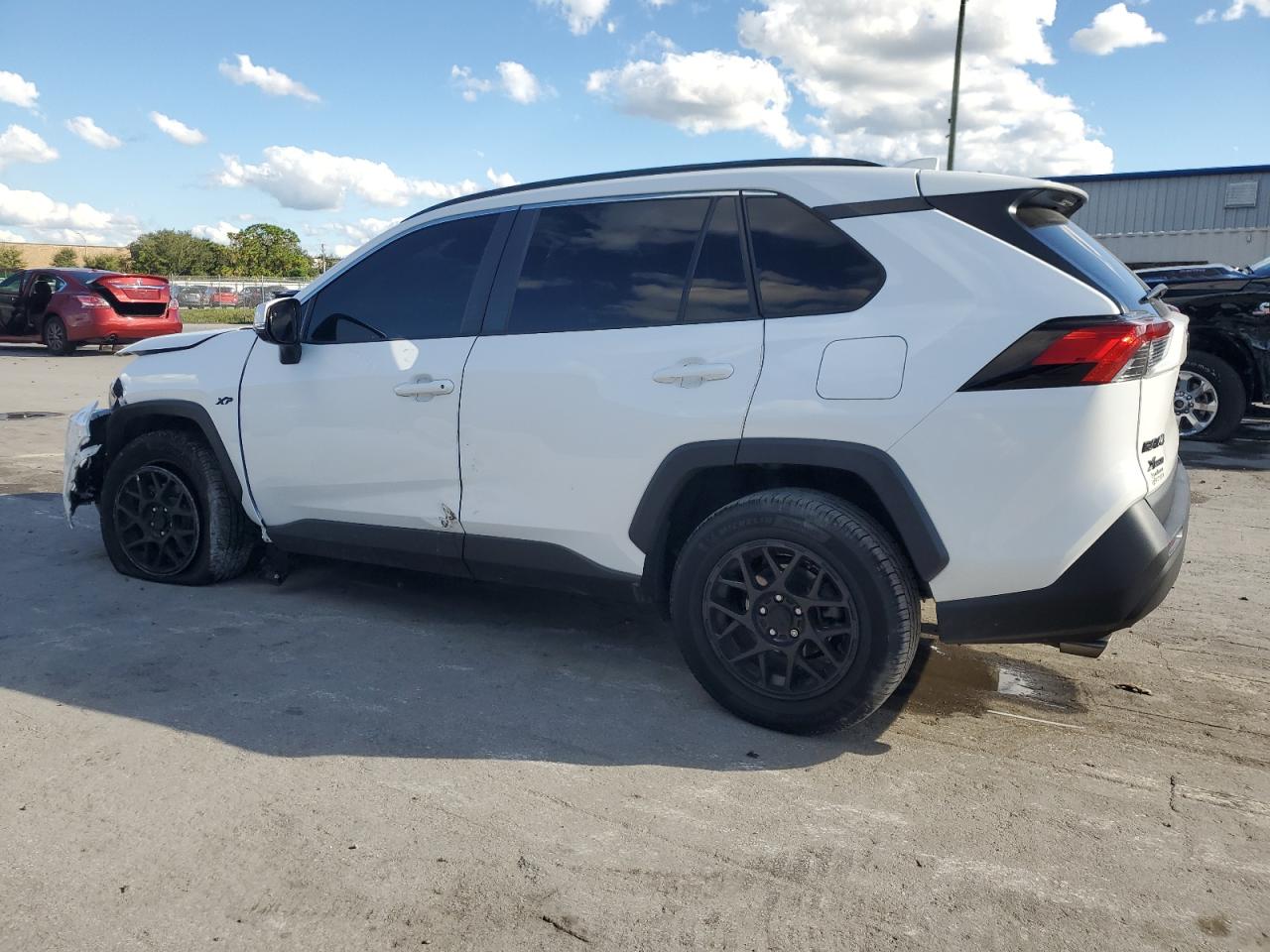 TOYOTA RAV4 XLE
