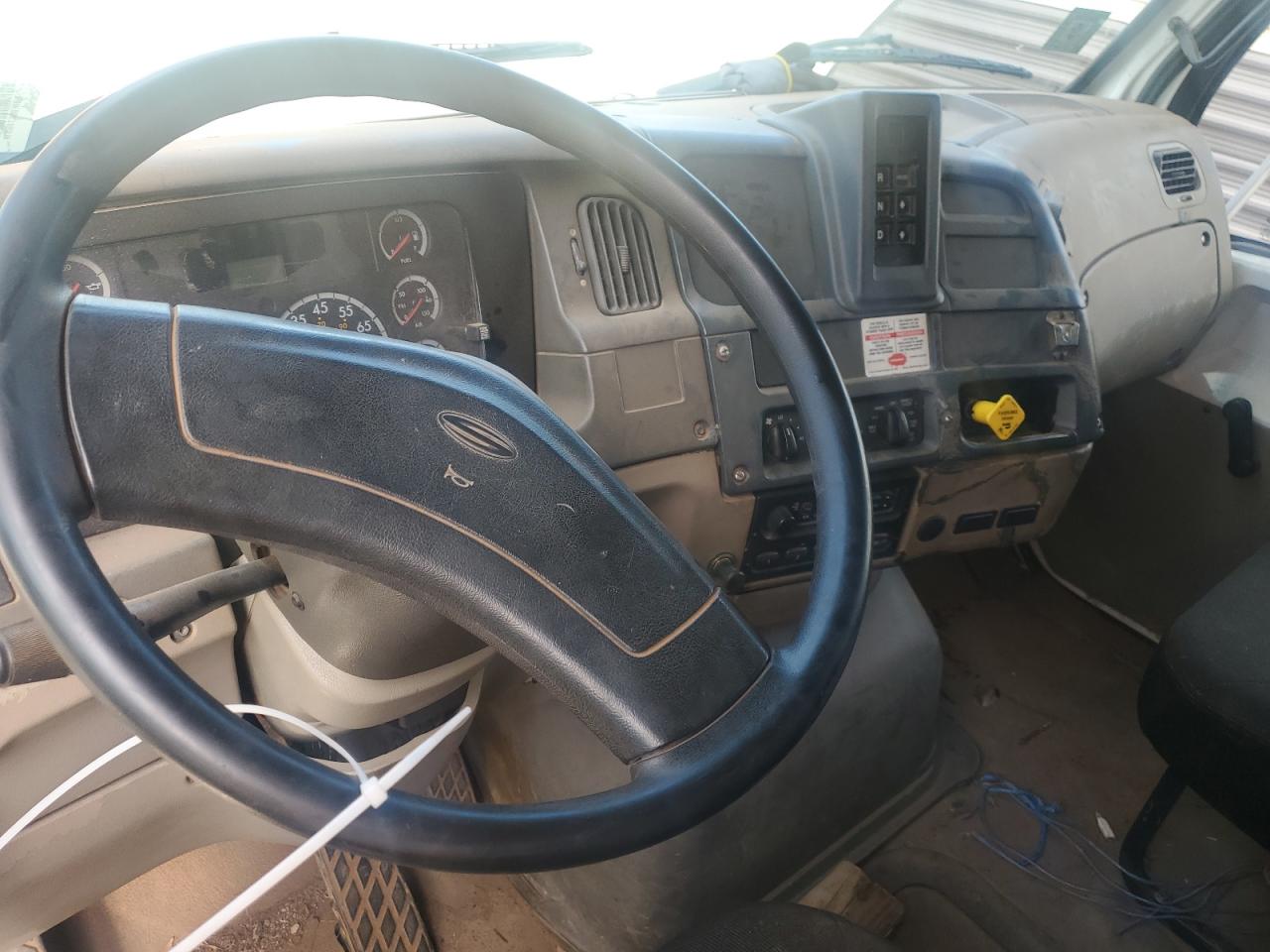 Lot #3302830897 2005 UNK L