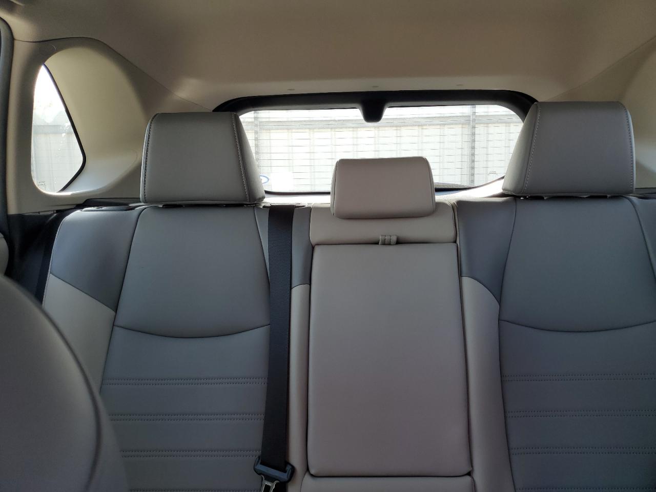 TOYOTA RAV4 XLE PREMIUM