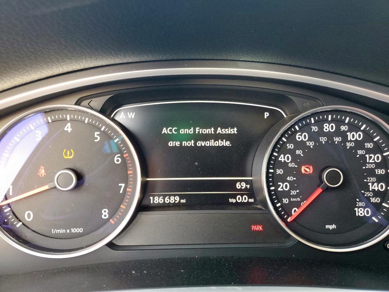 VOLKSWAGEN TOUAREG SPORT