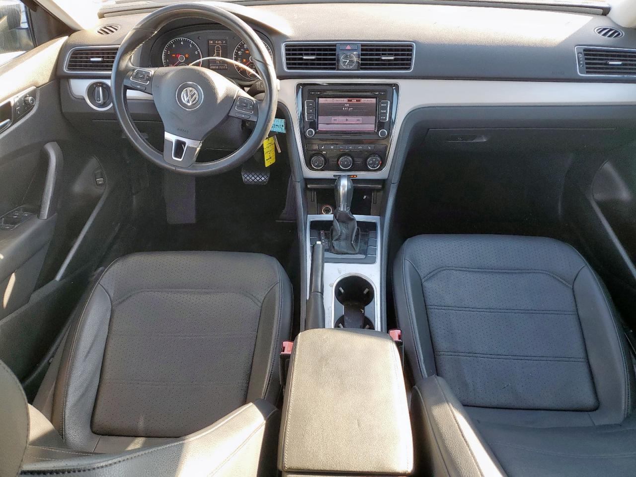VOLKSWAGEN PASSAT SE