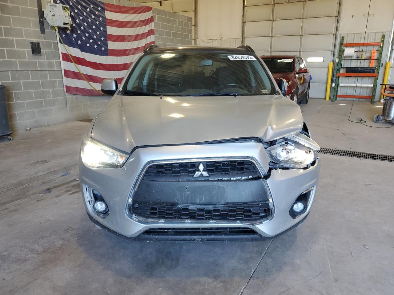 MITSUBISHI OUTLANDER SE