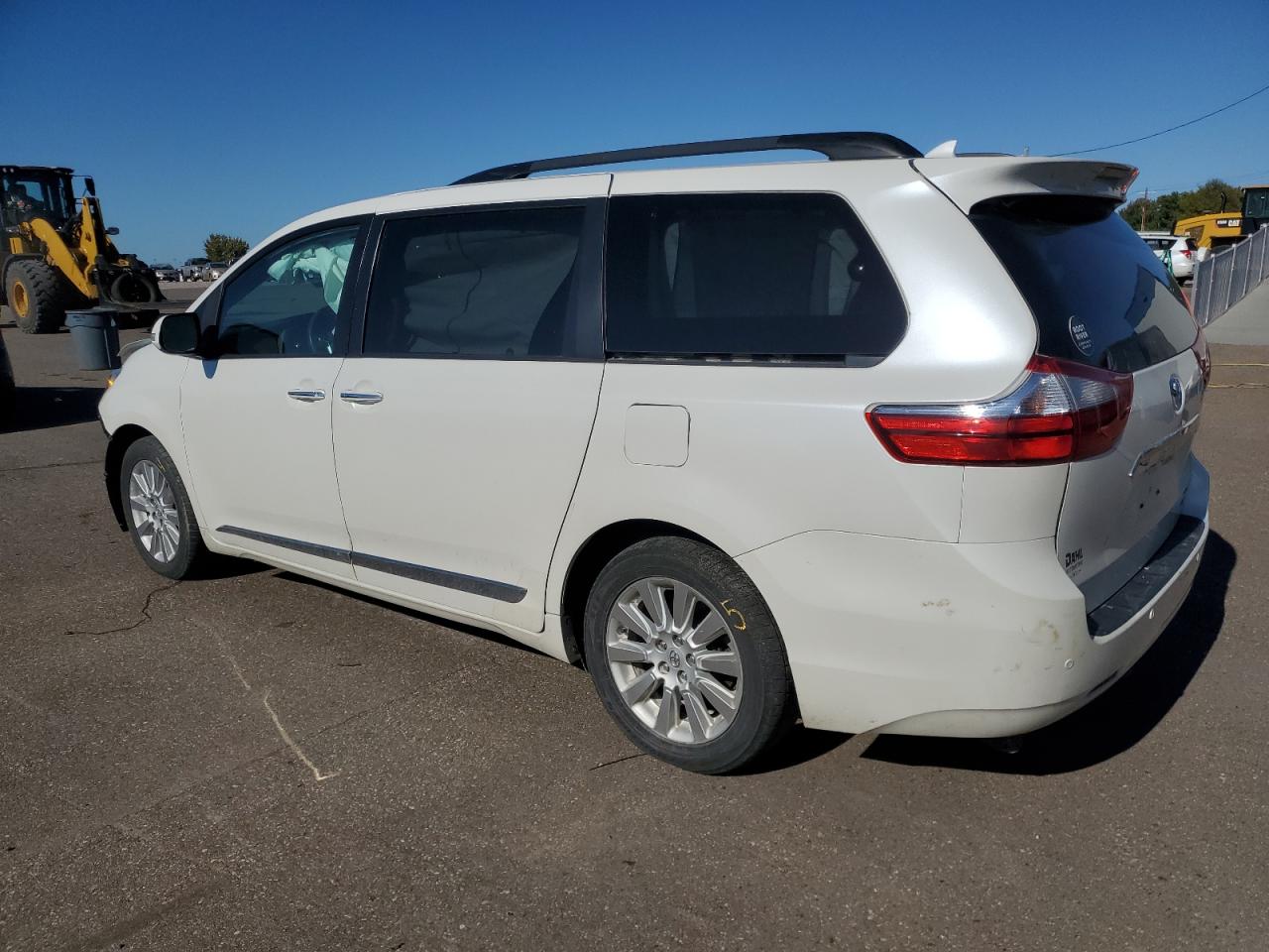 TOYOTA SIENNA XLE