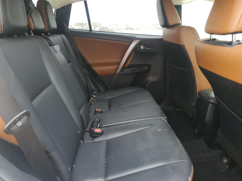 2018 TOYOTA RAV4 SE JTMNFREV4JJ205068