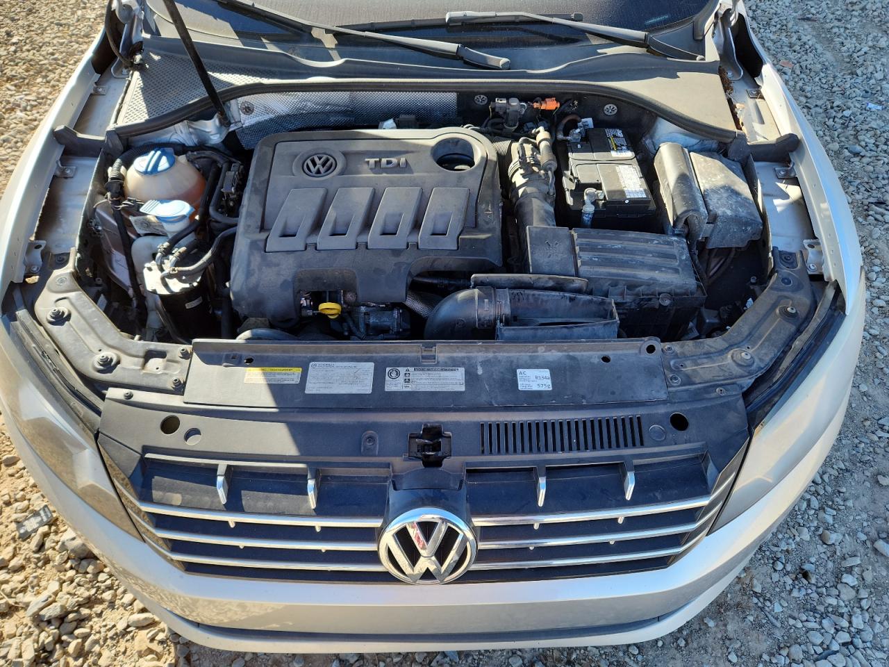 VOLKSWAGEN PASSAT SE