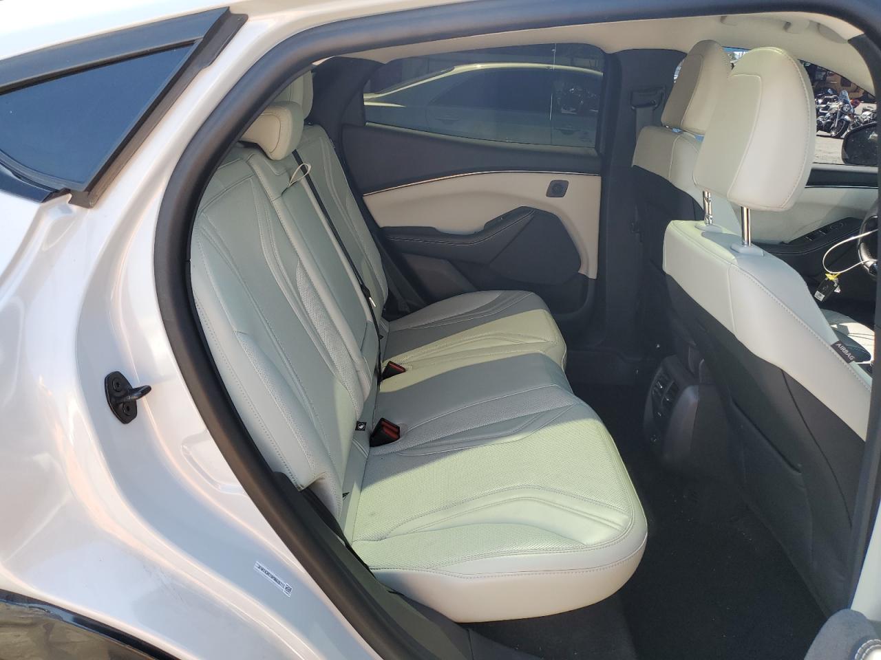 FORD MUSTANG PREMIUM