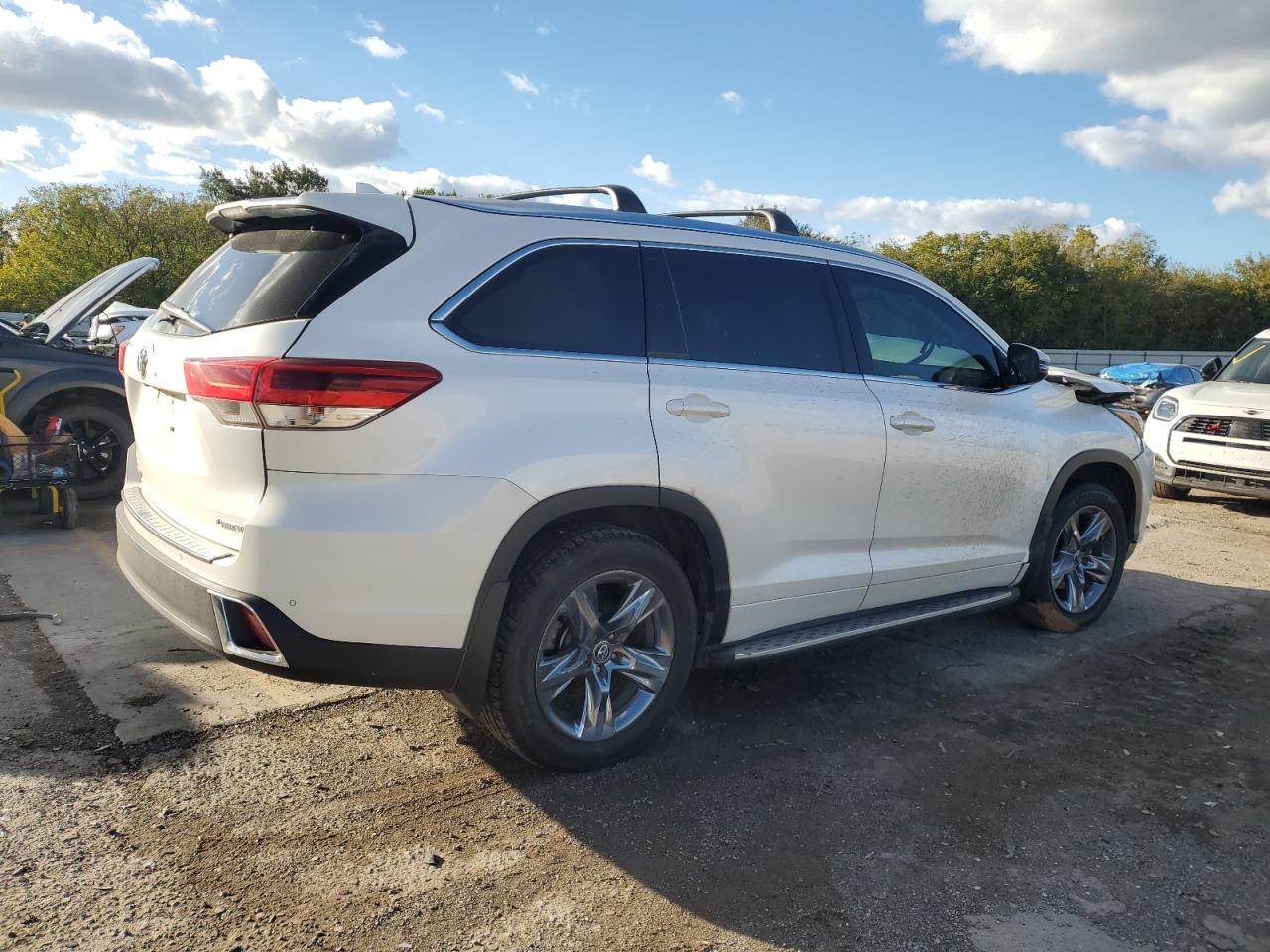 TOYOTA HIGHLANDER LIMITED