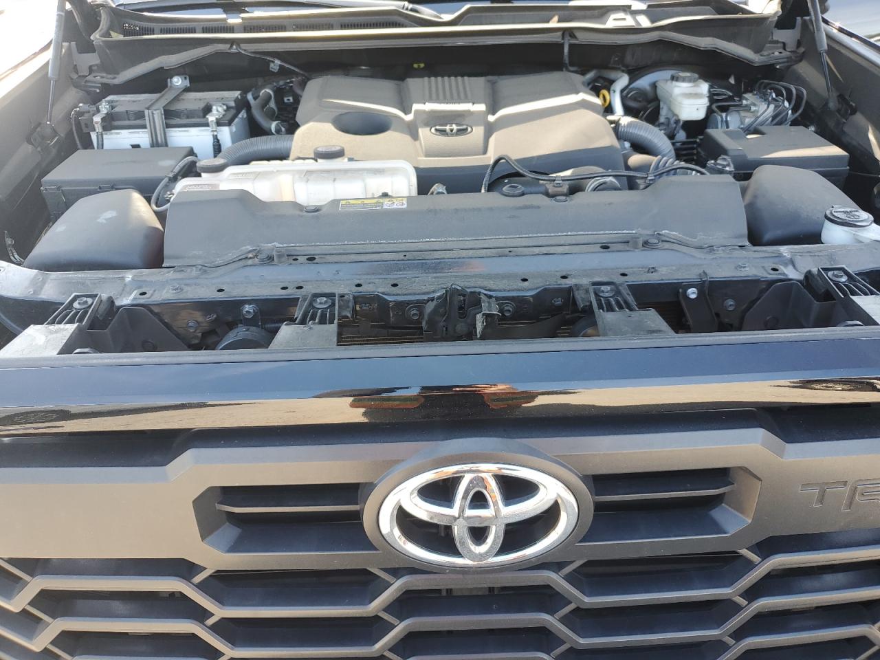 TOYOTA TUNDRA CREWMAX SR