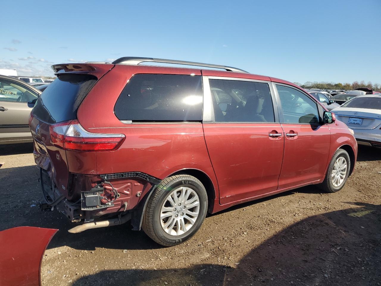 TOYOTA SIENNA XLE