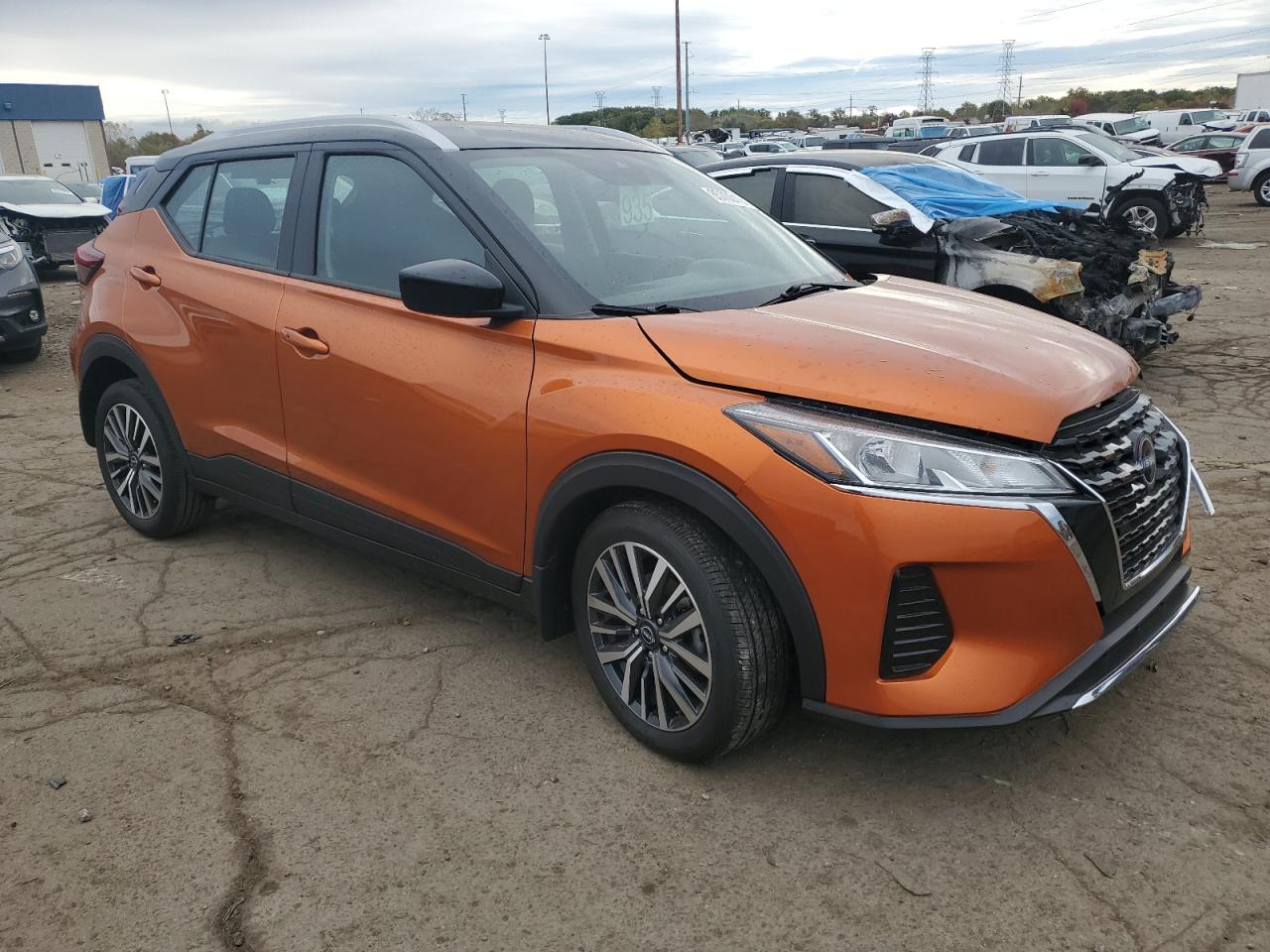 NISSAN KICKS SV
