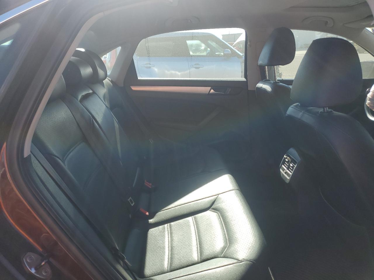 VOLKSWAGEN PASSAT SE