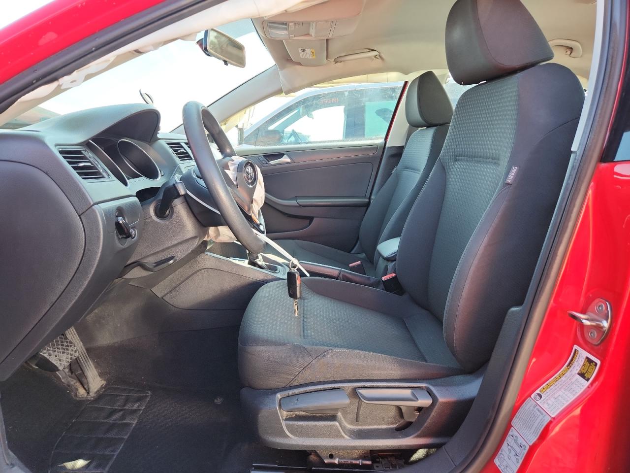 VOLKSWAGEN JETTA BASE