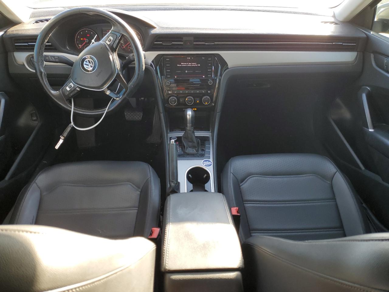 VOLKSWAGEN PASSAT SE