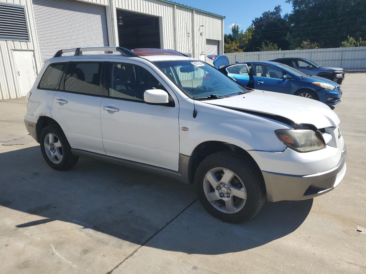 Lot #3276389701 2004 MITSUBISHI OUTLANDER
