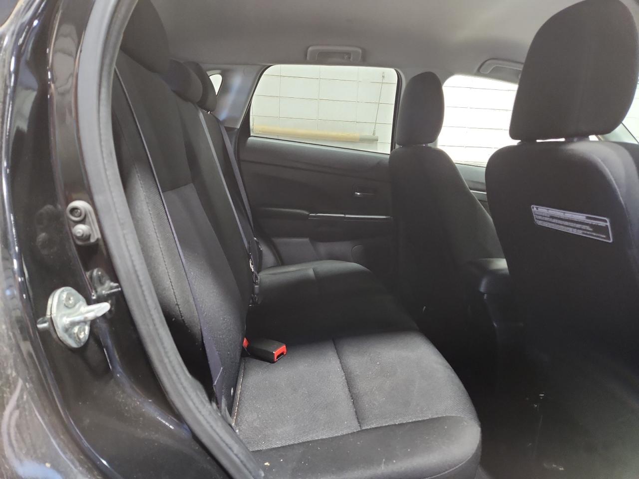 MITSUBISHI OUTLANDER ES