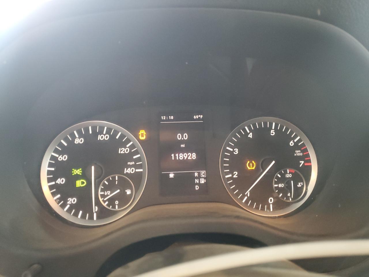 MERCEDES-BENZ METRIS