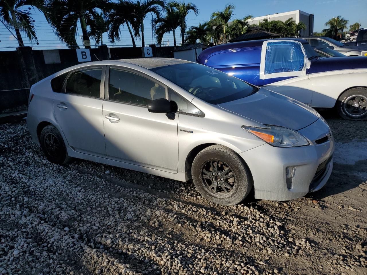 TOYOTA PRIUS