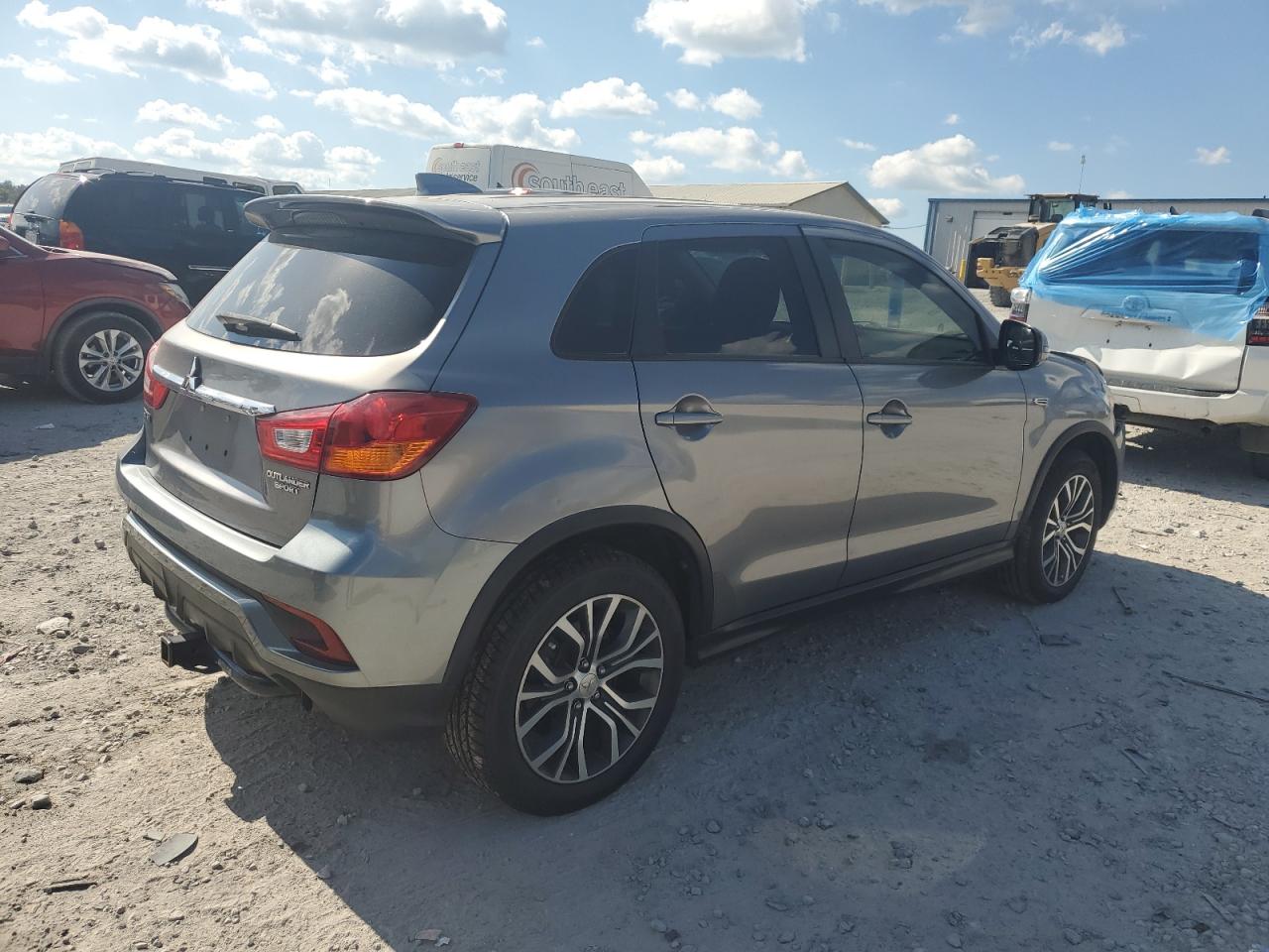 MITSUBISHI OUTLANDER ES