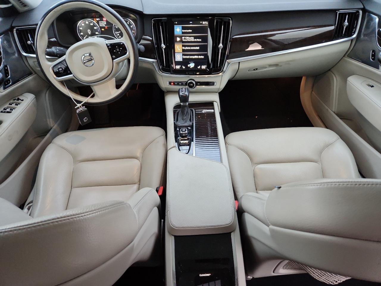 VOLVO S90 T5 MOMENTUM