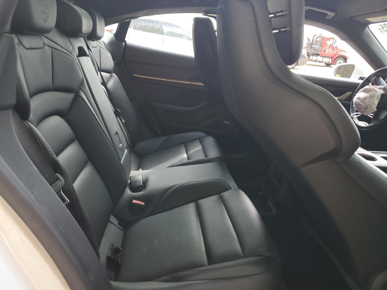 PORSCHE TAYCAN TURBO