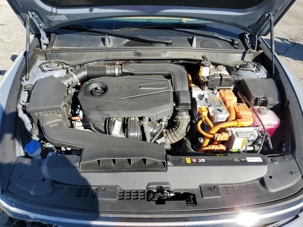 HYUNDAI SONATA HYBRID