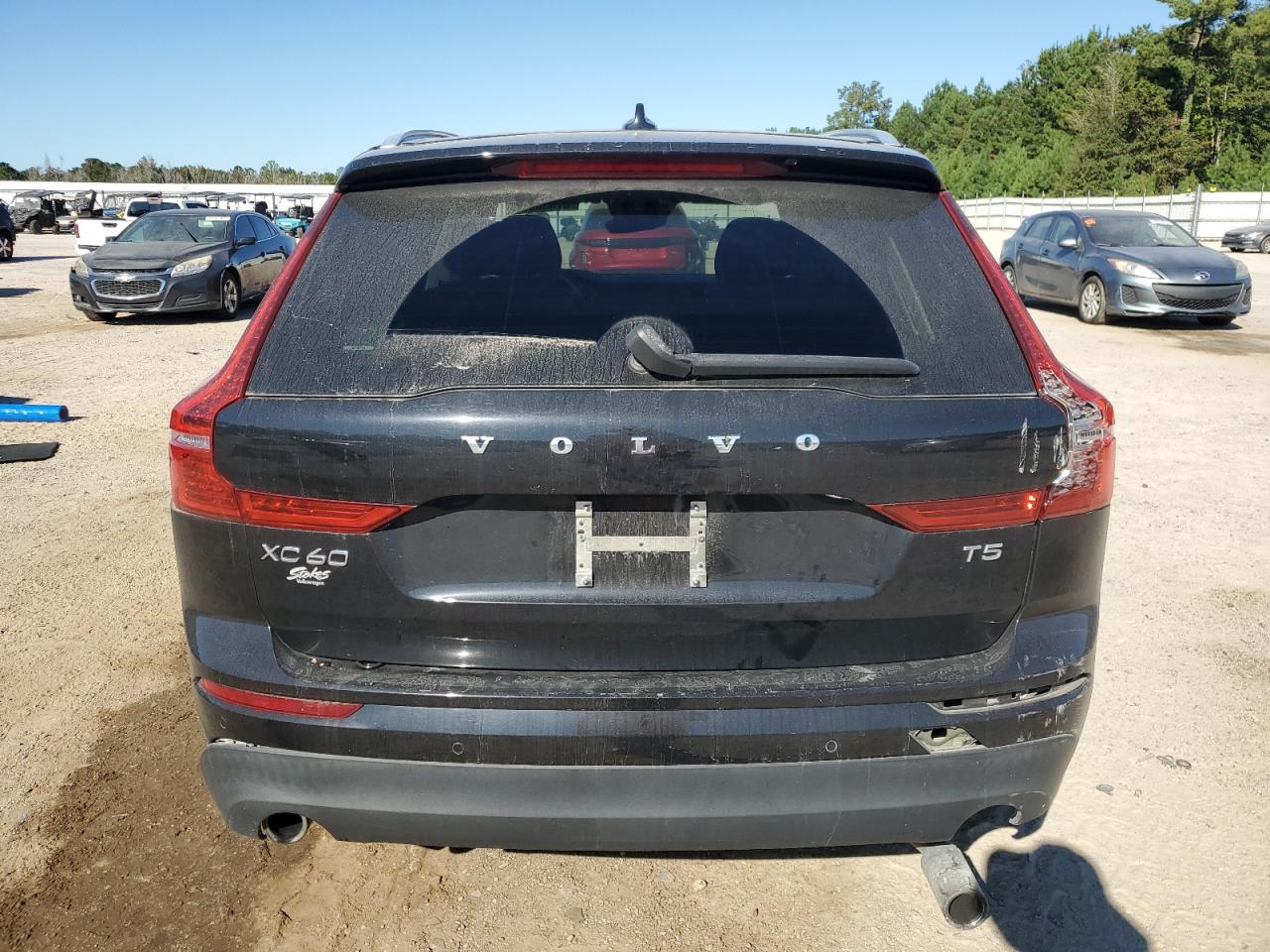 VOLVO XC60 T5 MOMENTUM