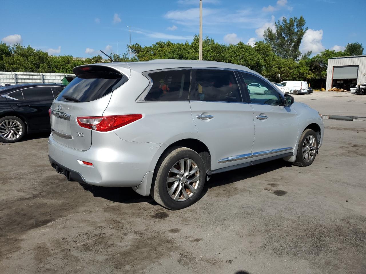 INFINITI JX35