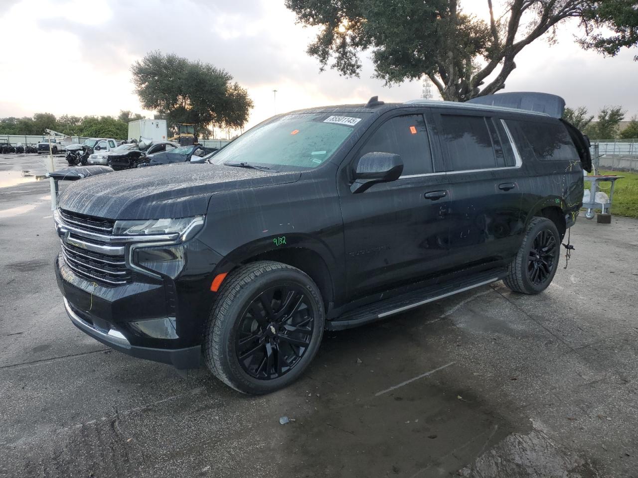 CHEVROLET SUBURBAN C1500 LT