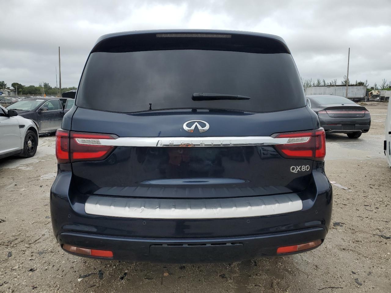 INFINITI QX80 LUXE