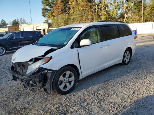 Global Auto Auctions: 2015 TOYOTA SIENNA LE
