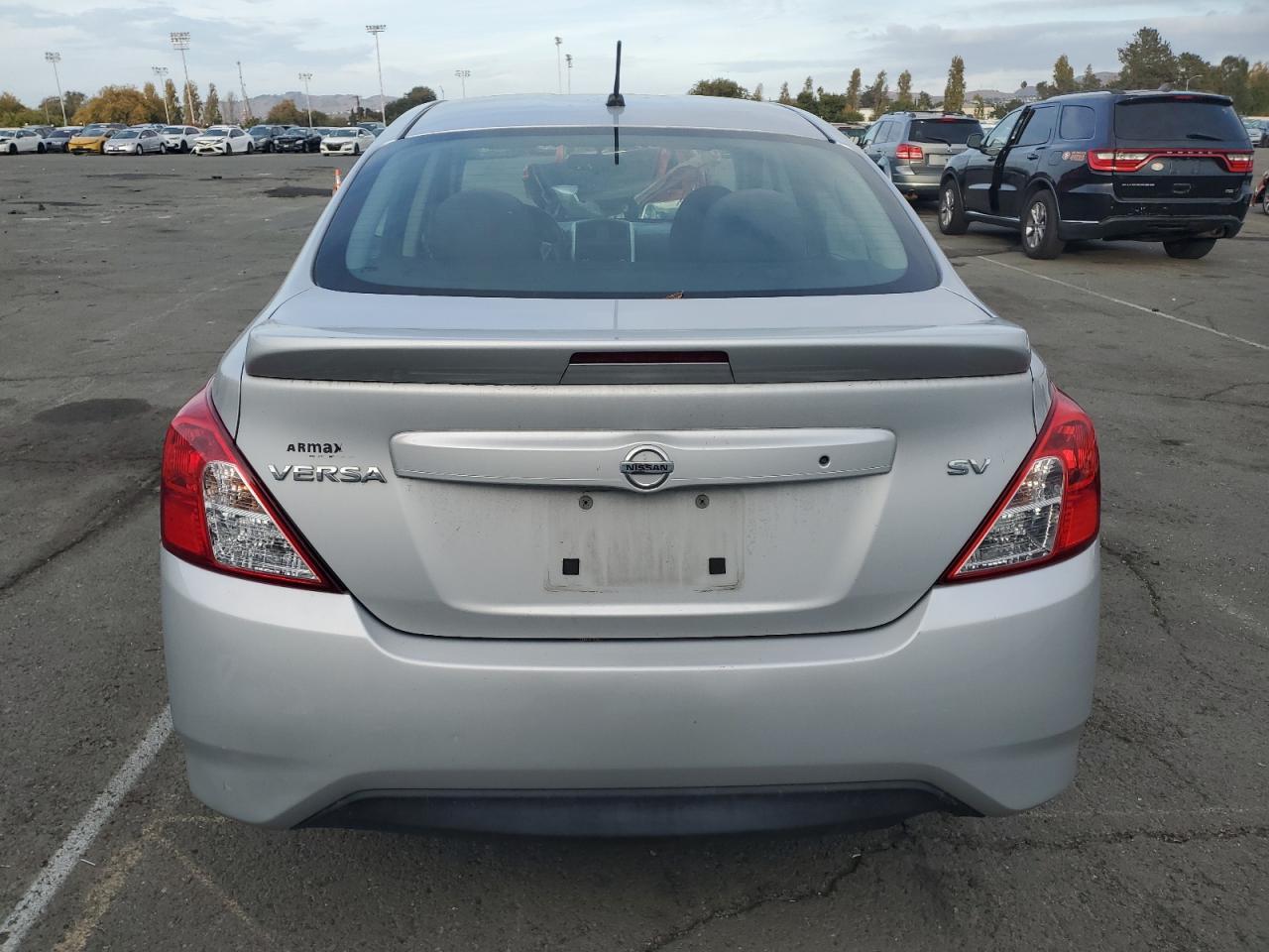 Lot #3309486639 2017 NISSAN VERSA S