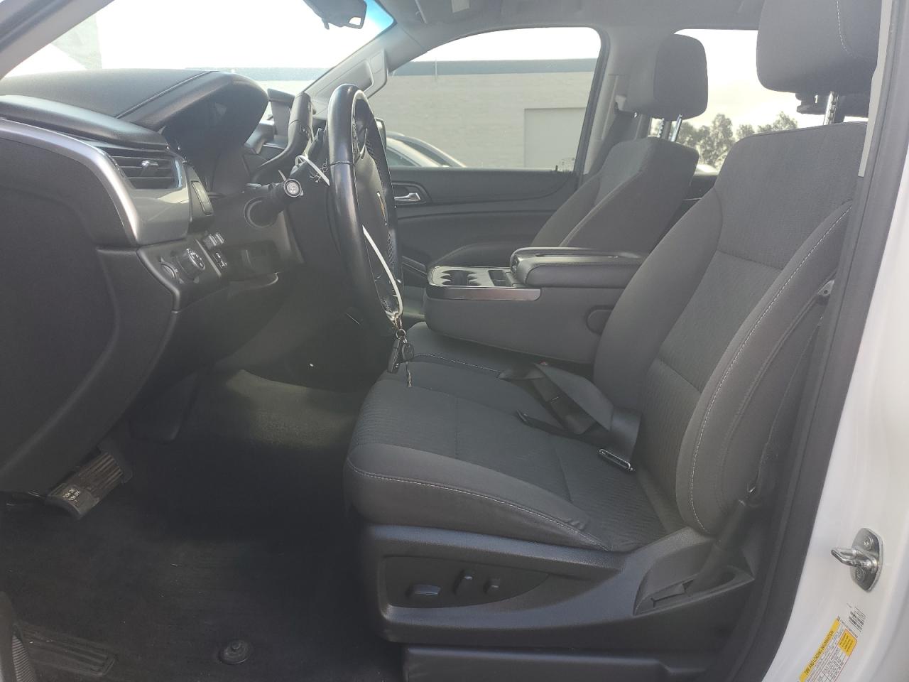 CHEVROLET TAHOE C1500 LS