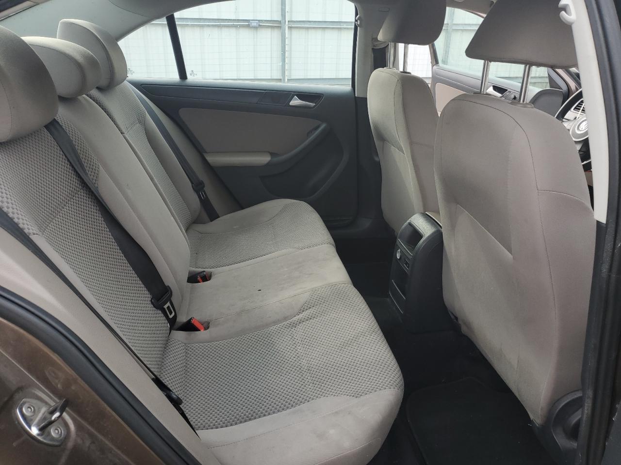 VOLKSWAGEN JETTA BASE