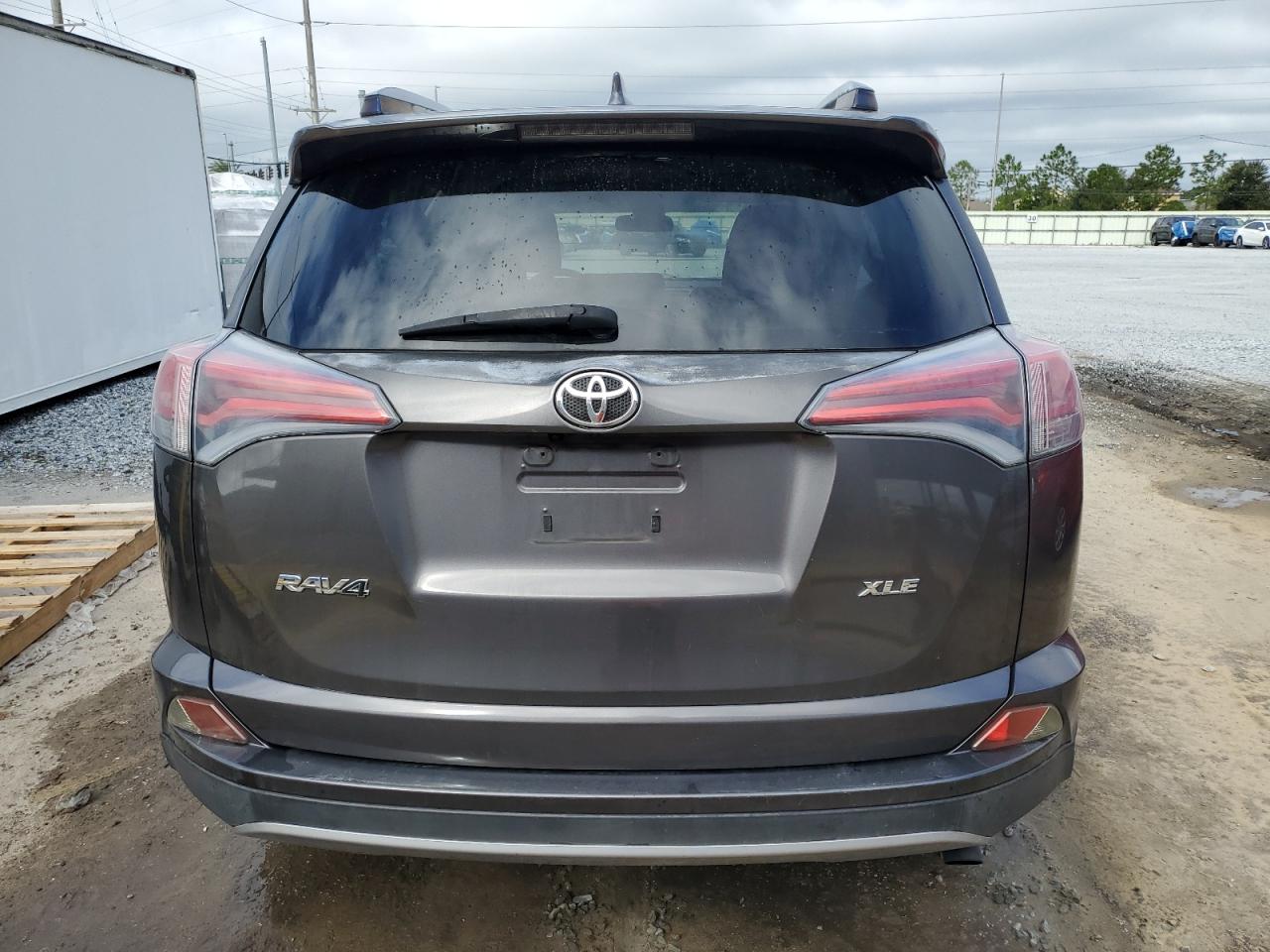 TOYOTA RAV4 XLE