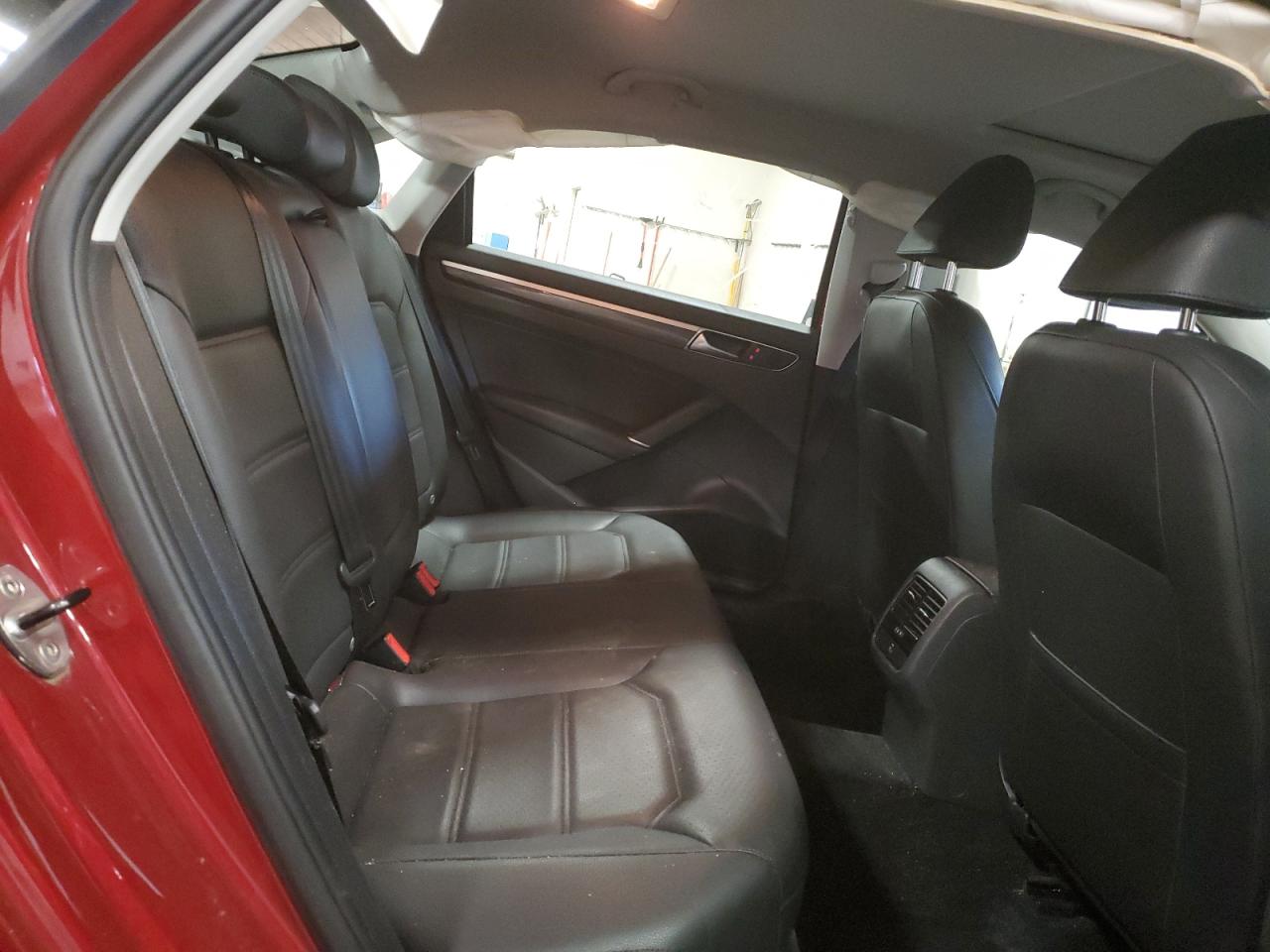 VOLKSWAGEN PASSAT SE