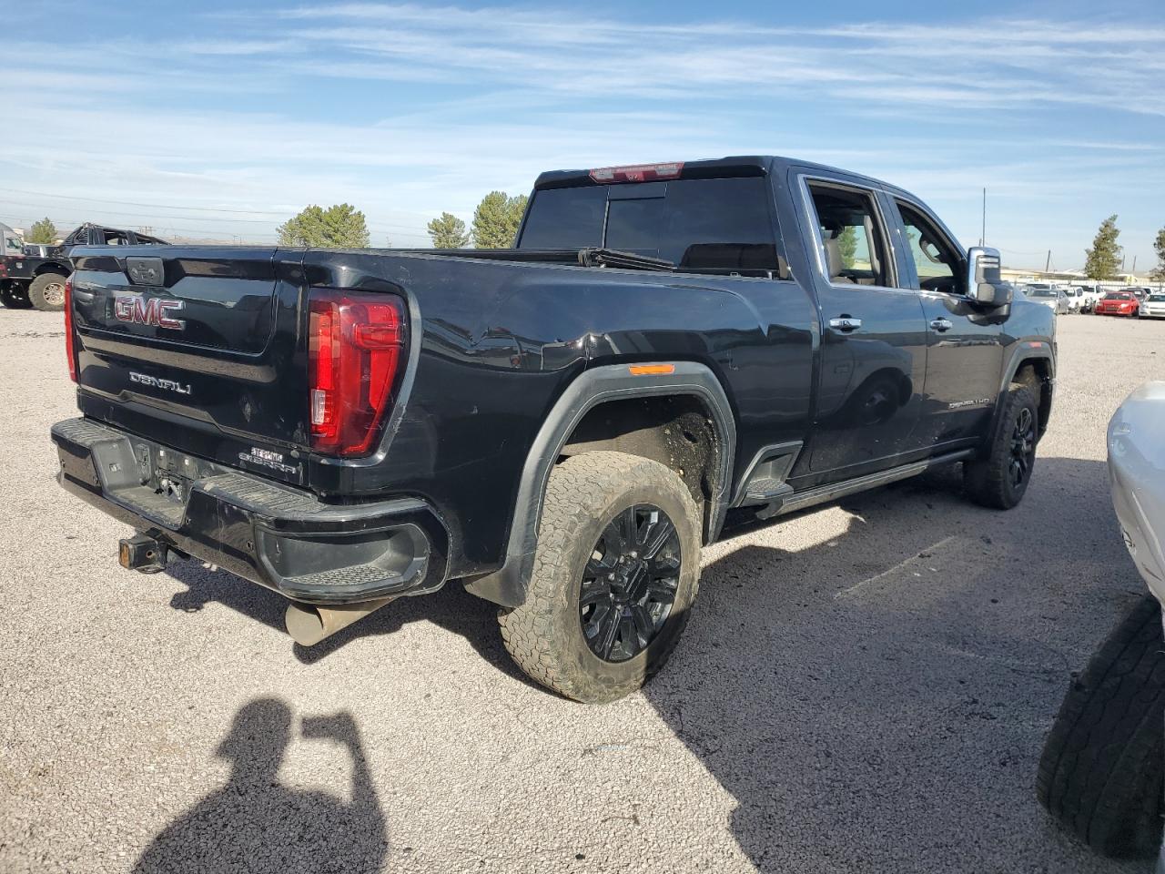 GMC SIERRA K2500 DENALI