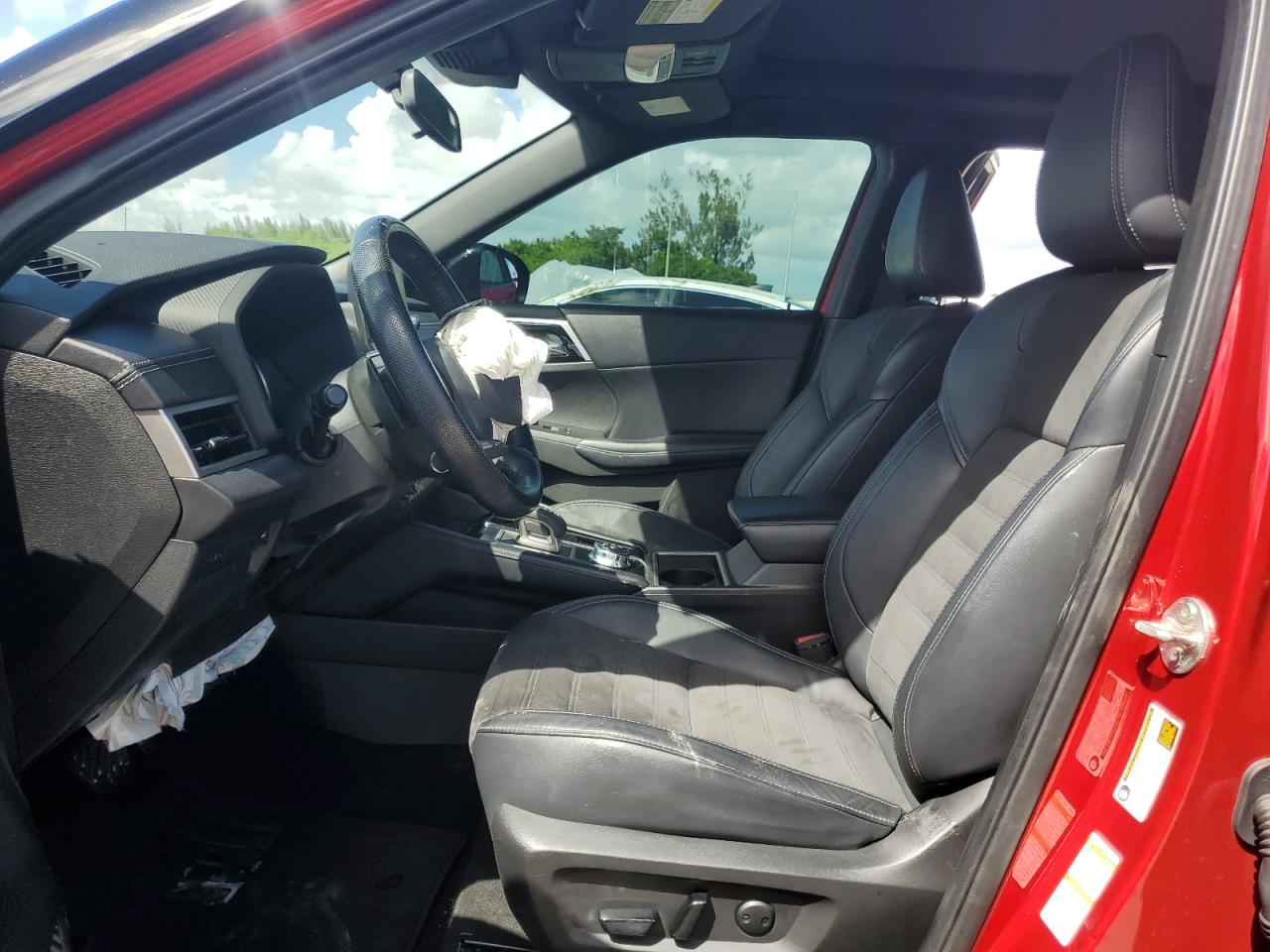 MITSUBISHI OUTLANDER SE