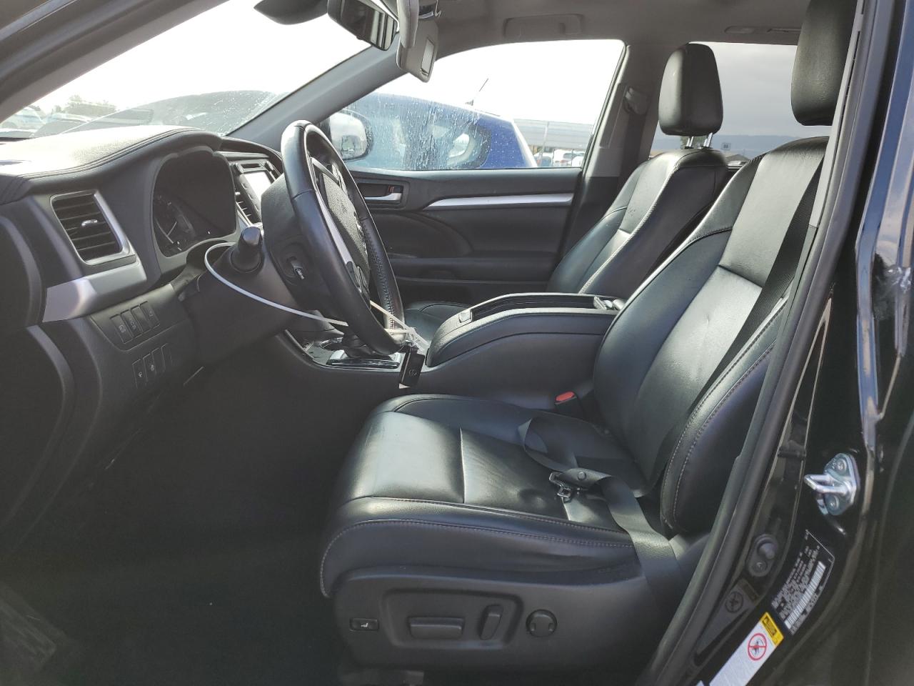 TOYOTA HIGHLANDER SE