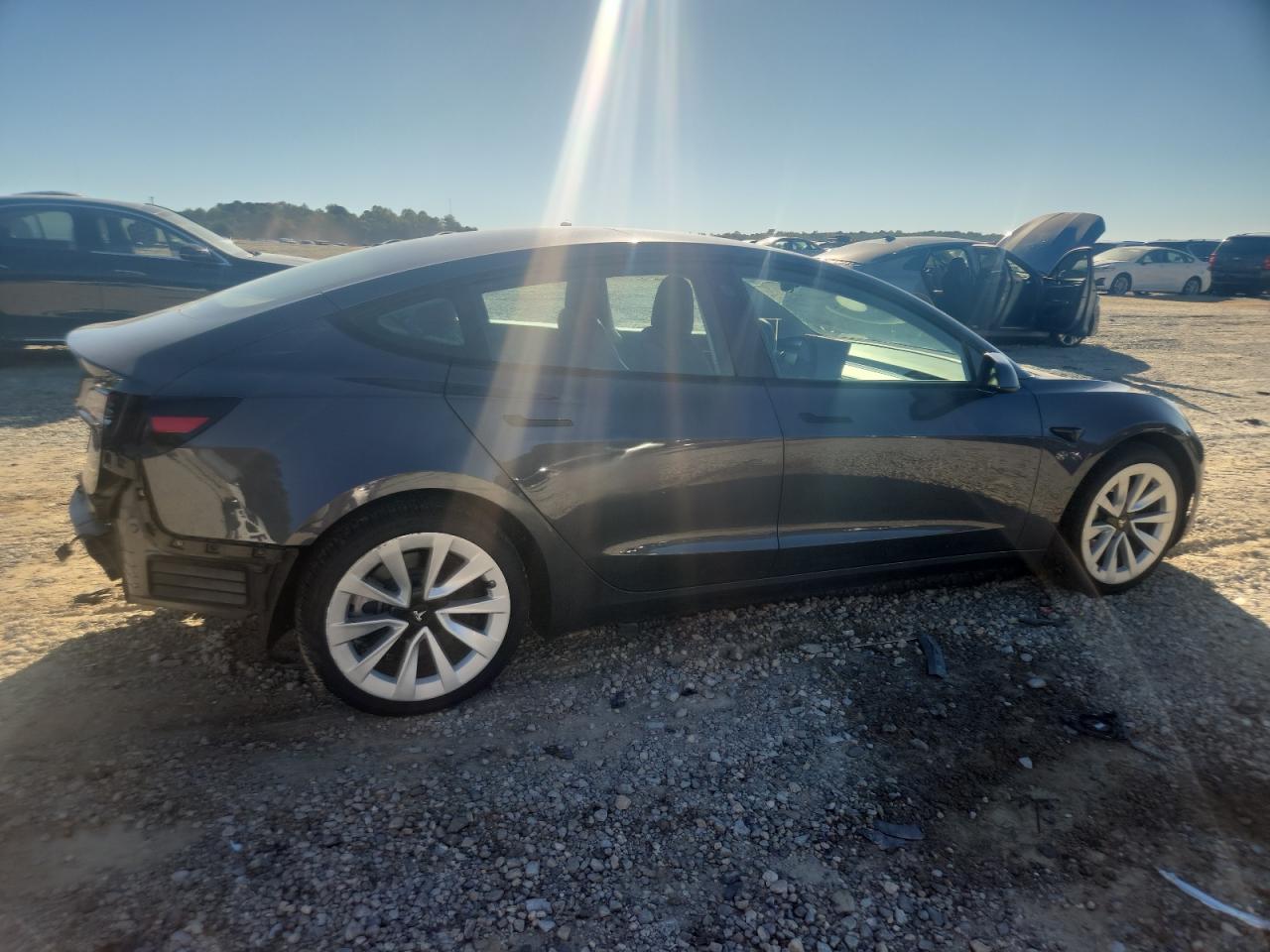 TESLA MODEL 3