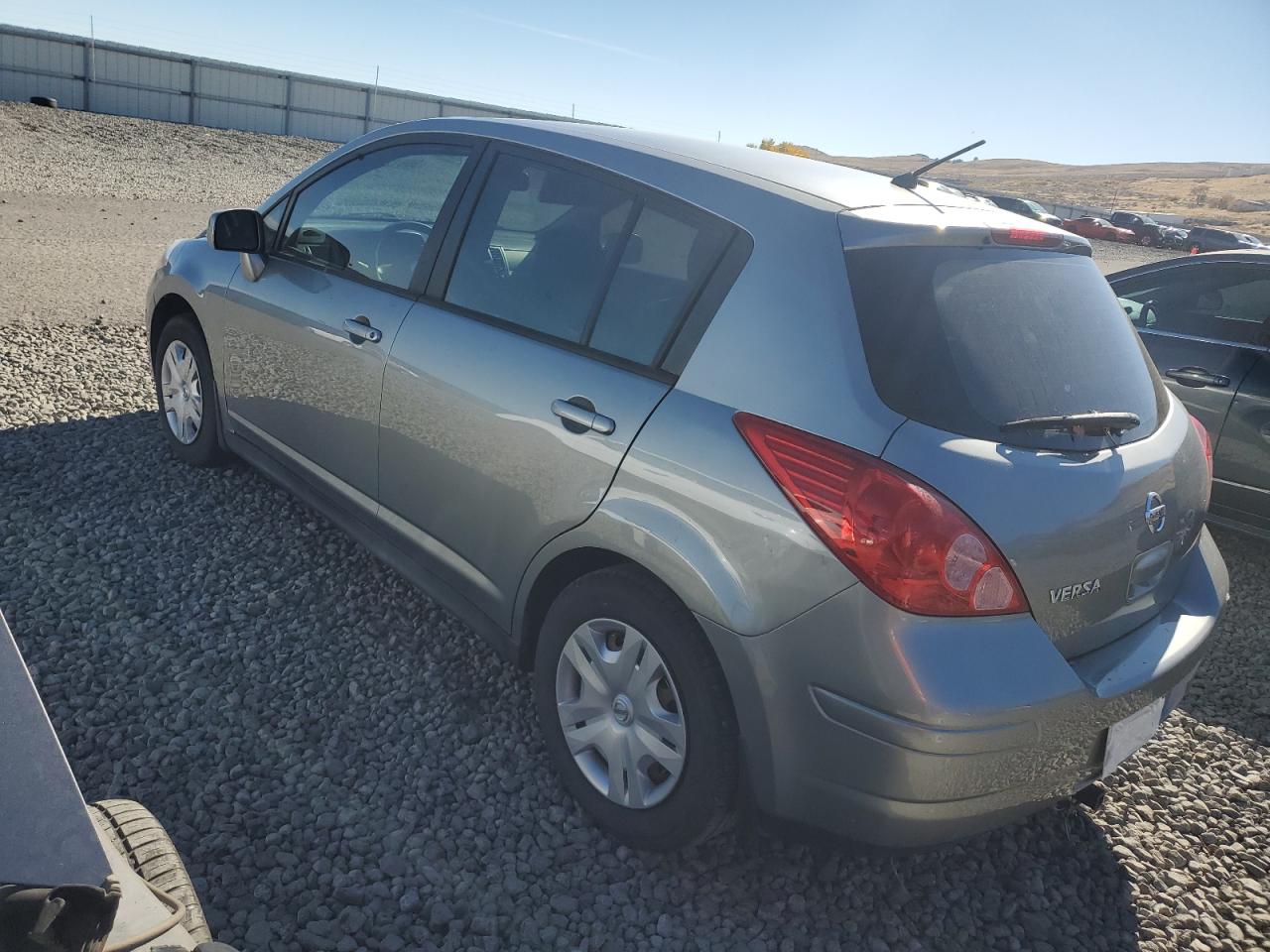 NISSAN VERSA S