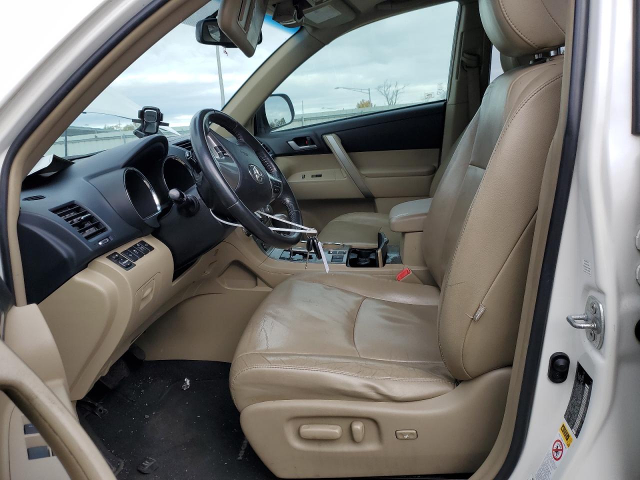 TOYOTA HIGHLANDER BASE