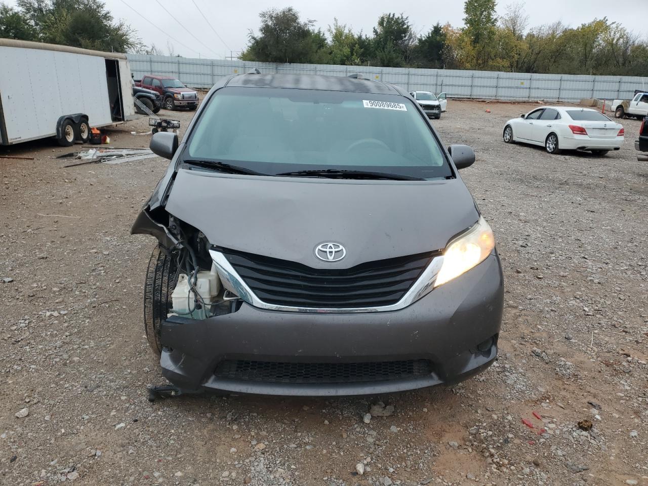 Lot #3302786921 2012 TOYOTA SIENNA LE