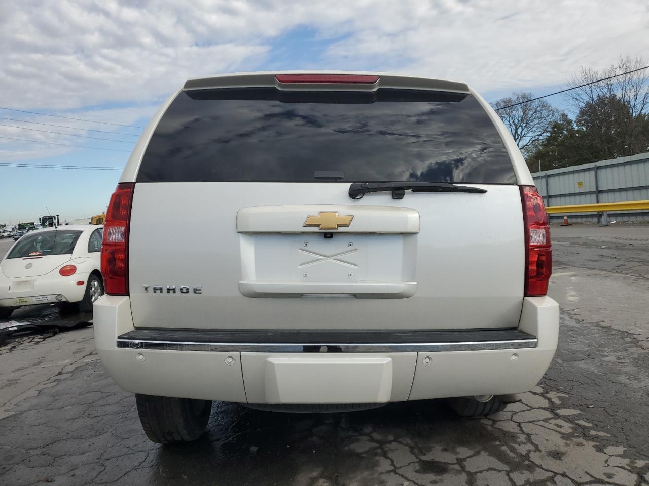 CHEVROLET TAHOE C1500 LTZ