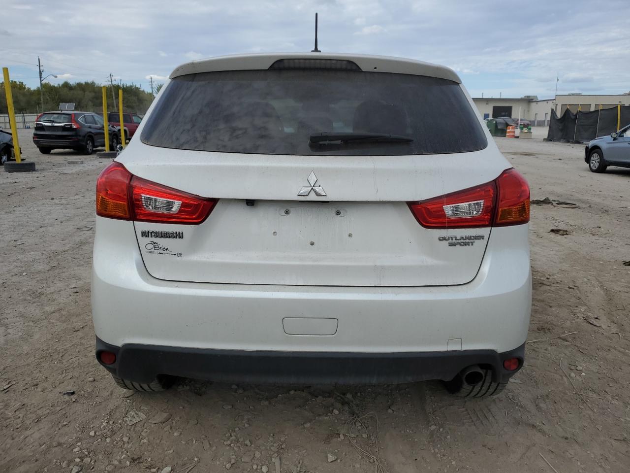 MITSUBISHI OUTLANDER SE