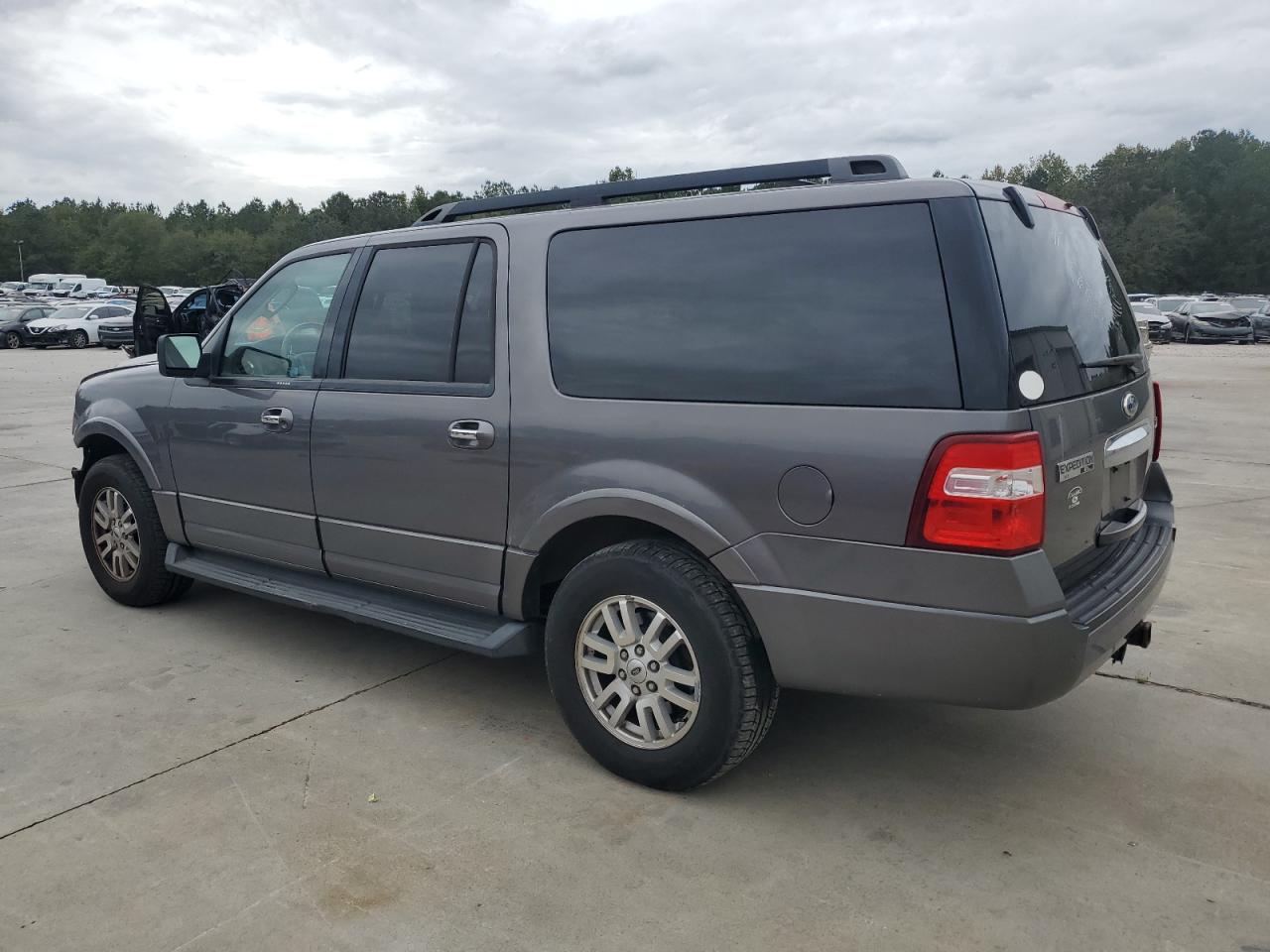 FORD EXPEDITION EL XLT
